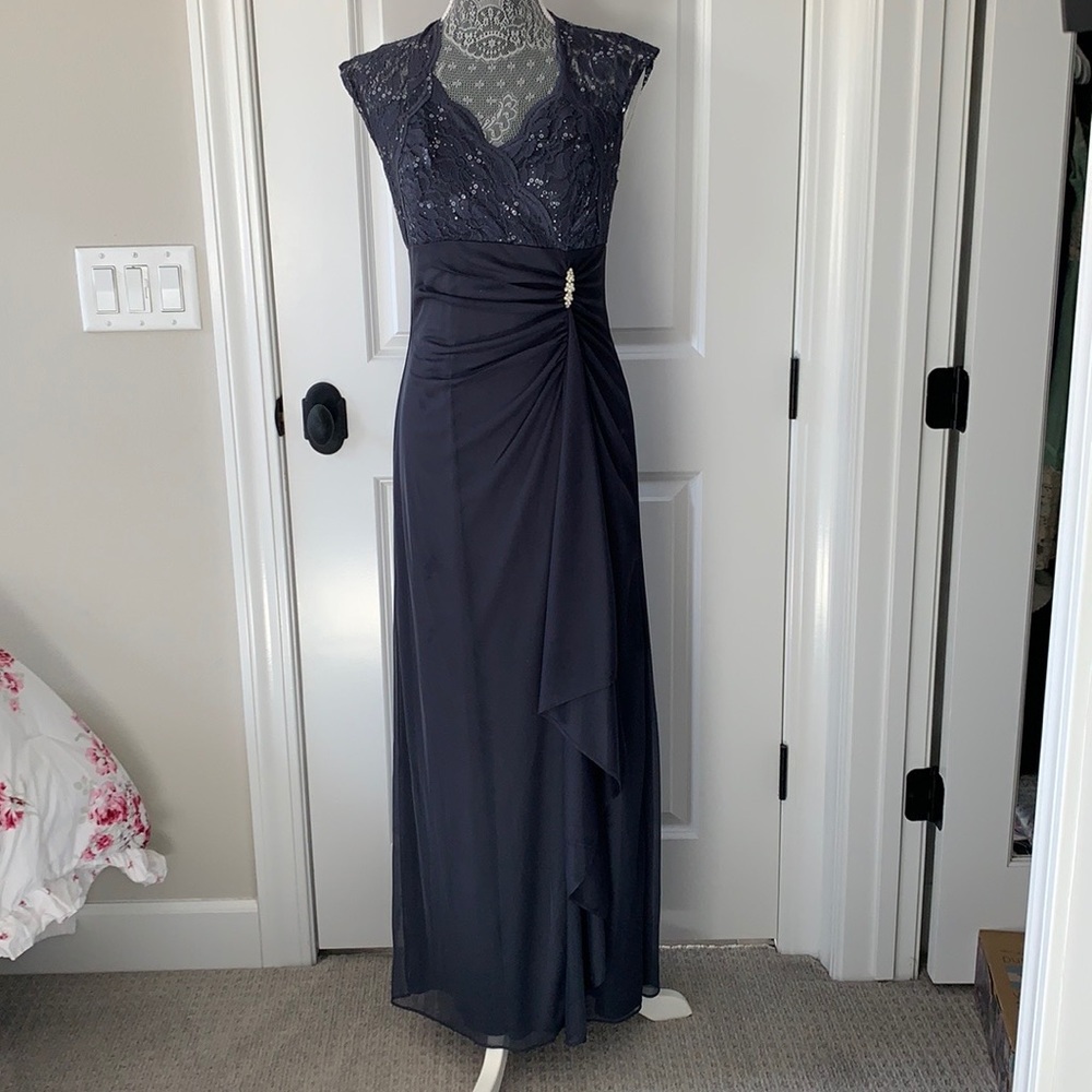 Onyx Nite sequin Dress - Picture 3 of 10